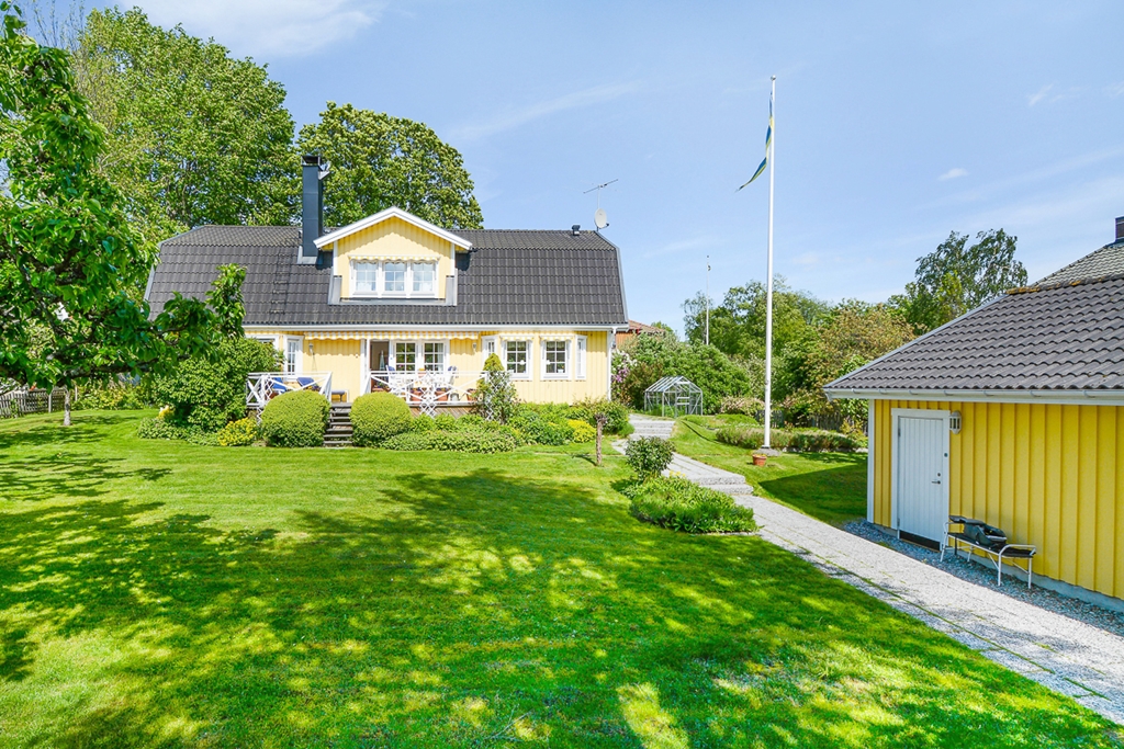 Tradgardsanlaggning laggning av stengang Spanga Solhem