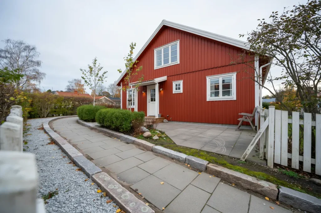 marksten p liten tomt smarta l sningar f r uteplats g ngar och entr